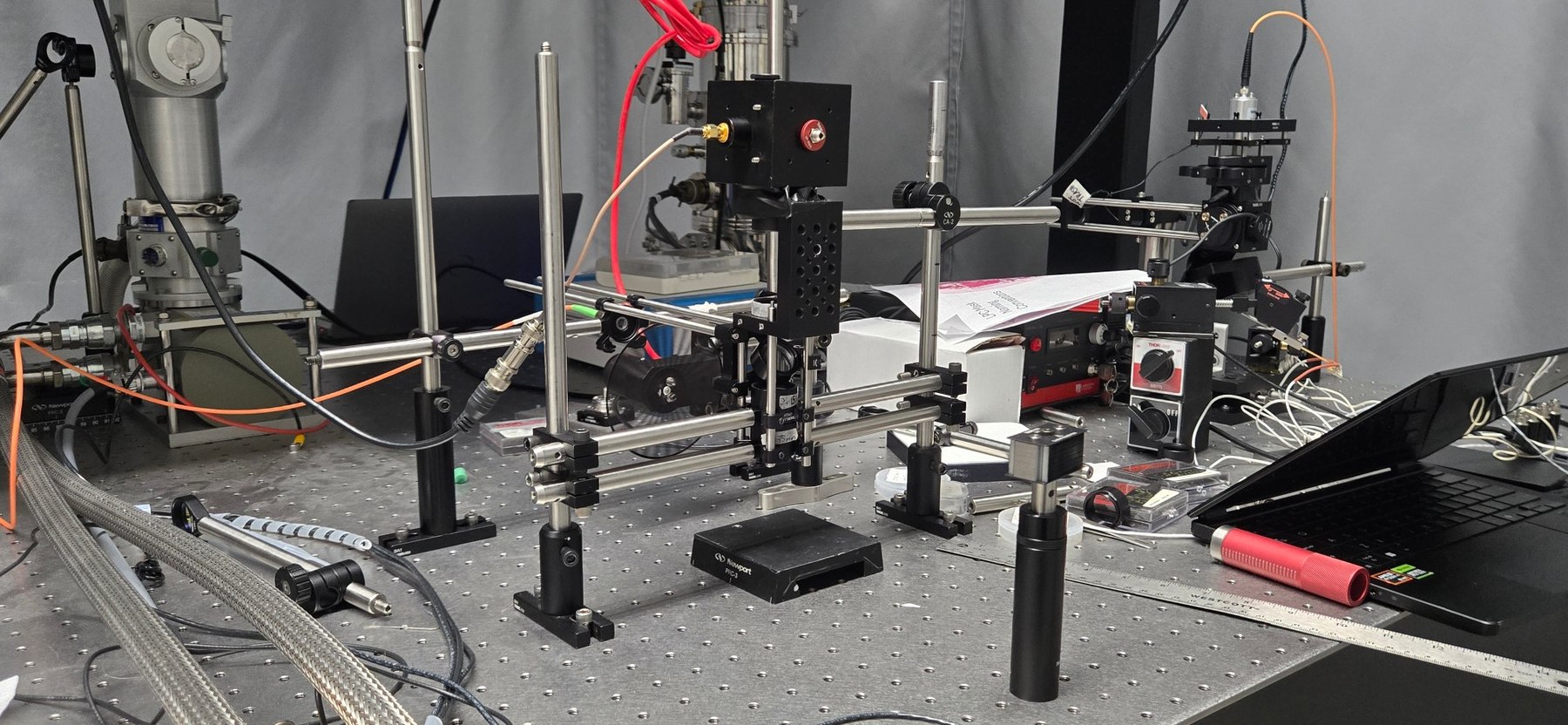 The rebuilt external radiative efficiency bench on the optical table